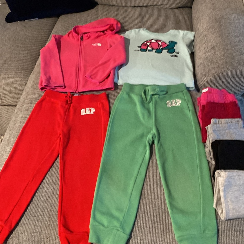 Clothes Bundle ♥️ - Picture 3 of 10